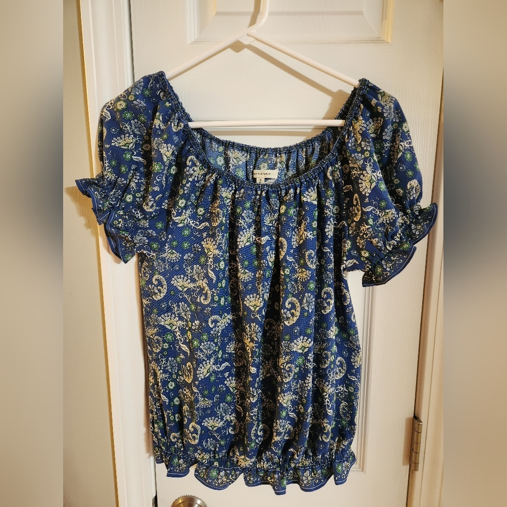 Max Studio Women's Short Sleeve with Bubble Hem Blouse Blue Floral Size Small